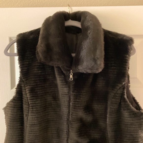 Liz Claiborne Brown Reversible Faux Fur Vest - Brown - Picture 4 of 9